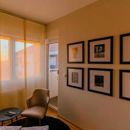 Nar Royalton Accommodation Ni Kültér fotó