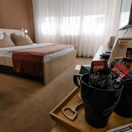 Nar Royalton Accommodation Ni Kültér fotó