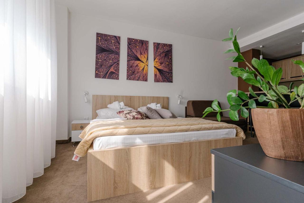 Nar Royalton Accommodation Ni Kültér fotó