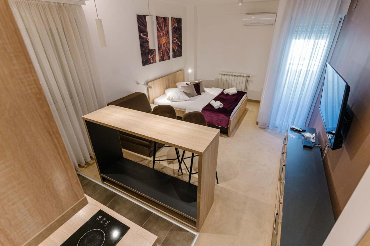 Nar Royalton Accommodation Ni Kültér fotó