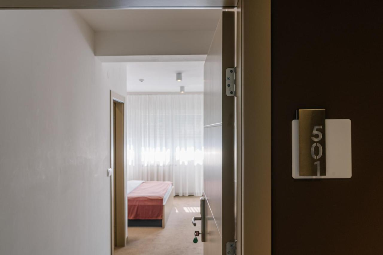 Nar Royalton Accommodation Ni Szoba fotó