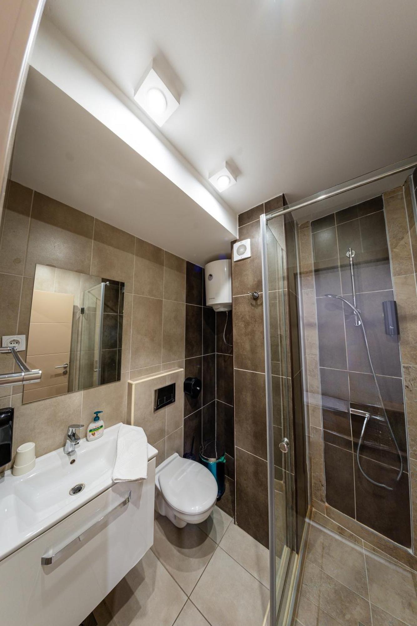 Nar Royalton Accommodation Ni Szoba fotó