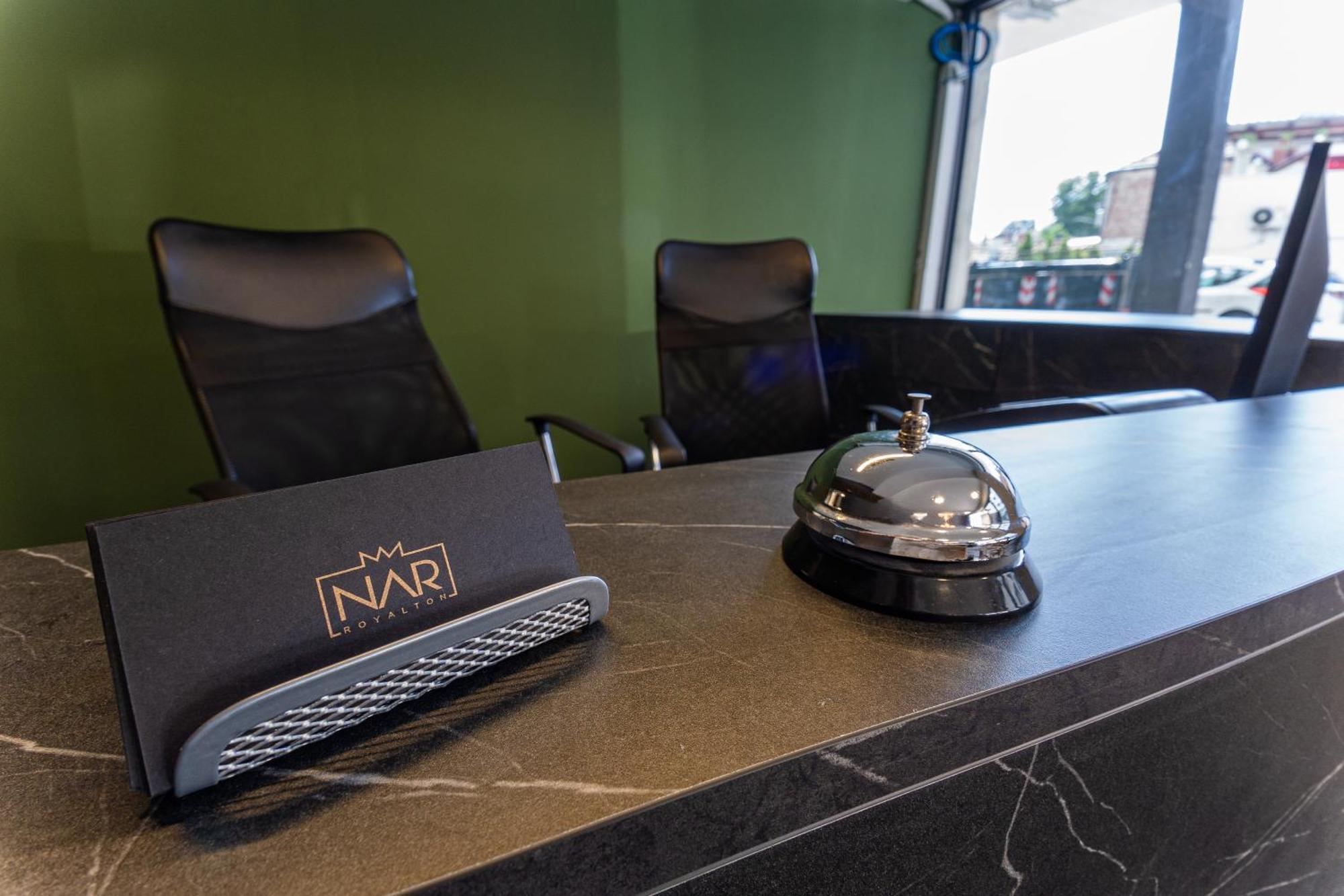 Nar Royalton Accommodation Ni Kültér fotó