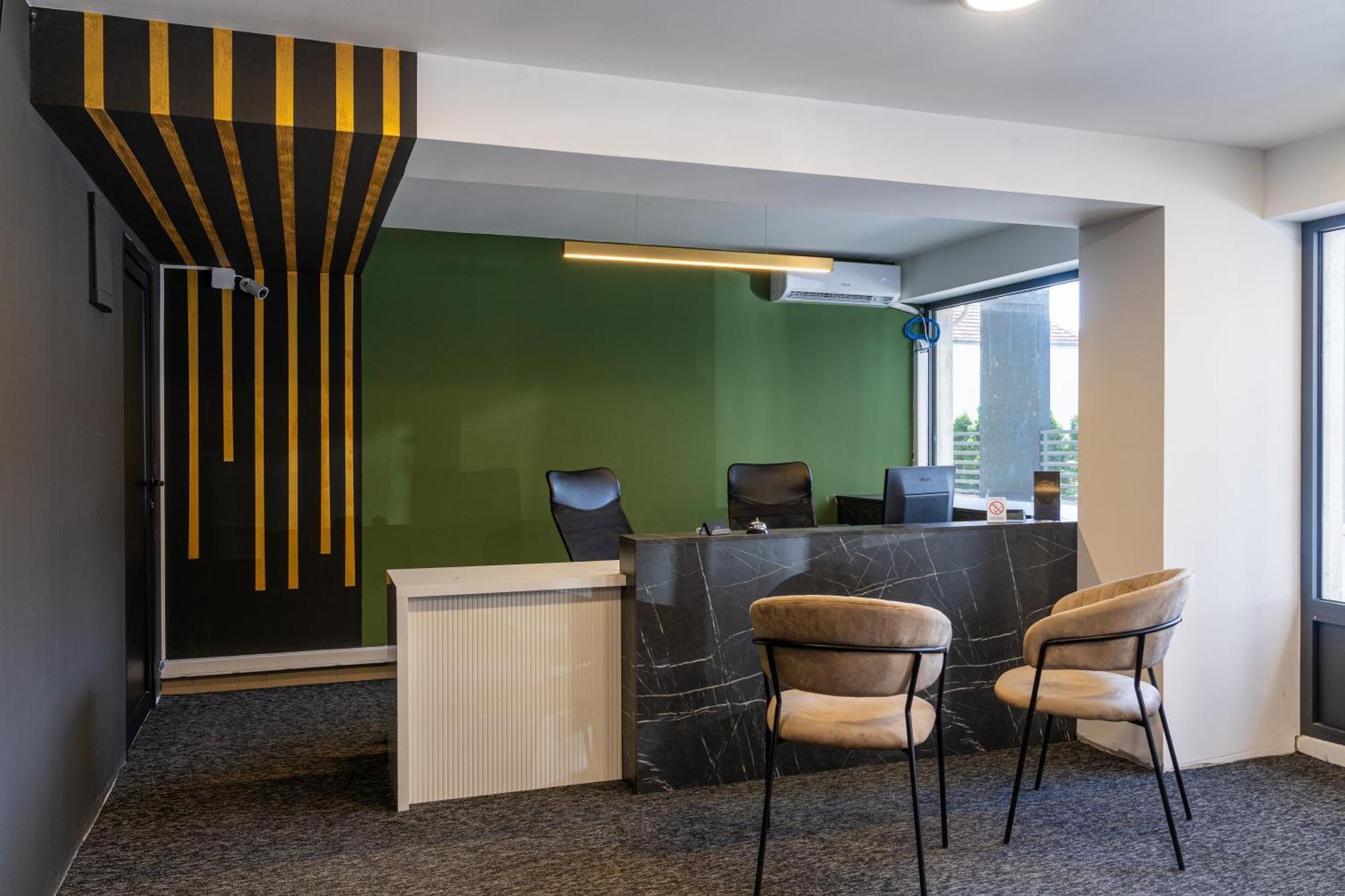 Nar Royalton Accommodation Ni Kültér fotó